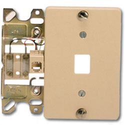 Suttle 4-Conductor Wallplate with Screw Terminals & Plastic Cover Plate