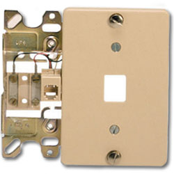Suttle 4-Conductor CorroShield Wallplate with Screw Terminals & Plastic Cover Plate